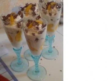 Rezept: Joghurt-Aprikosenbecher Joghurt-Aprikosenbecher - Rezept