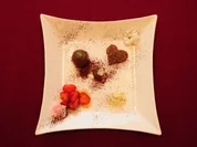 Erdbeeren in Ahornsirup, Schokolade auf Minz-Soße und Florentiner (Daniel Küblböck) - Rezept