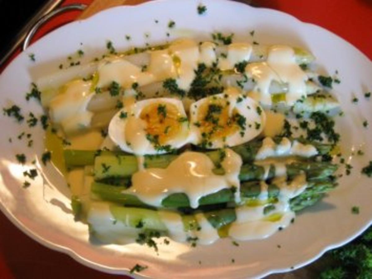 Spargel mit Hollandaise und Ei - Rezept