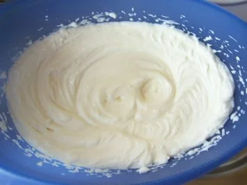 Rezept: Backen: Schnelle Mai-Torte Bild Nr. 2 Backen: Schnelle Mai-Torte - Rezept - Bild Nr. 2