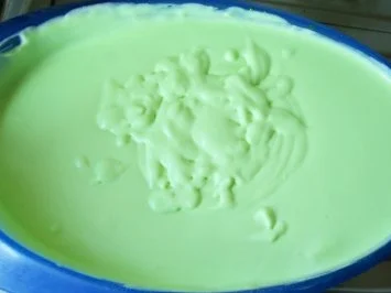 Rezept: Backen: Schnelle Mai-Torte Bild Nr. 4 Backen: Schnelle Mai-Torte - Rezept - Bild Nr. 4