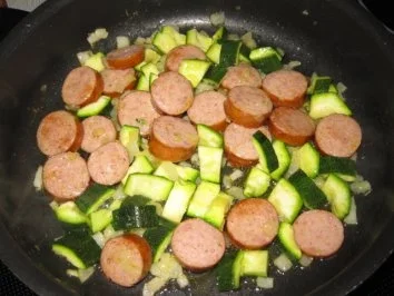 Rezept: Meine fast mediterrane Ruck-Zuck-Restepfanne Bild Nr. 4 Meine fast mediterrane Ruck-Zuck-Restepfanne - Rezept - Bild Nr. 4