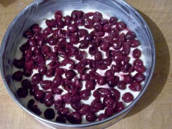 Rezept: Backen: Falsche Schwarzwälder Kirschtorte Bild Nr. 2 Backen: Falsche Schwarzwälder Kirschtorte - Rezept - Bild Nr. 2