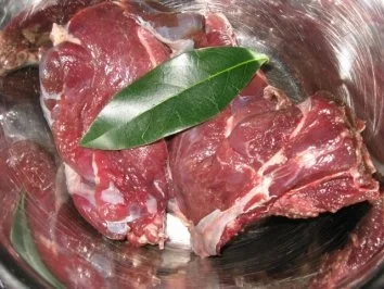 Rezept: Wildhasenkeulen in Rotwein Bild Nr. 3 Wildhasenkeulen in Rotwein - Rezept - Bild Nr. 3