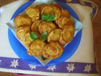 Rezept: Käse-Blätterteig-Schnecken Käse-Blätterteig-Schnecken - Rezept