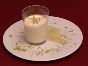 Rezept: Limetten-Buttermilchmousse (Lucy Diakovska) Limetten-Buttermilchmousse (Lucy Diakovska) - Rezept