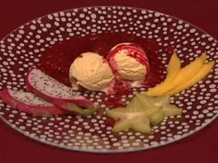 Kaa Schoogolaad - Vanilleeis mit heißen Himbeeren (Jessica Wahls) - Rezept