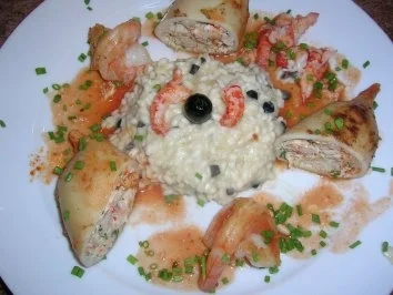 Tintenfischtuben gefüllt mit Krebsfleisch (sehr lecker und butterweich) - Rezept