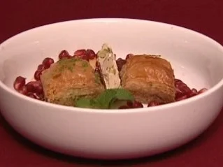 Obstteller mit Minztee (Nadja Benaissa) - Rezept