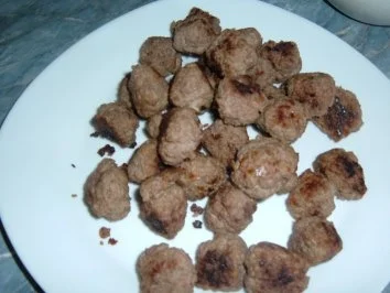 Hack.......Hackbällchen-mit Curry-Joghurt-Dip - Rezept - Bild Nr. 4