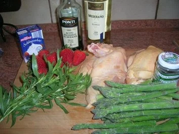 Rezept: Supreme von der Maispoularde mit Erdbeer-Pfeffer Confit auf karamelisiertem Spargel Bild Nr. 2 Supreme von der Maispoularde mit Erdbeer-Pfeffer Confit auf karamelisiertem Spargel - Rezept - Bild Nr. 2