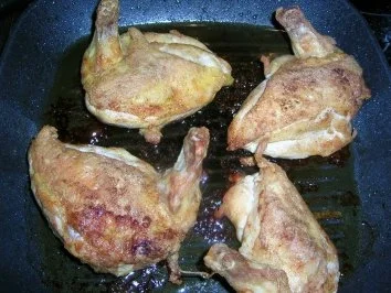 Rezept: Supreme von der Maispoularde mit Erdbeer-Pfeffer Confit auf karamelisiertem Spargel Bild Nr. 4 Supreme von der Maispoularde mit Erdbeer-Pfeffer Confit auf karamelisiertem Spargel - Rezept - Bild Nr. 4