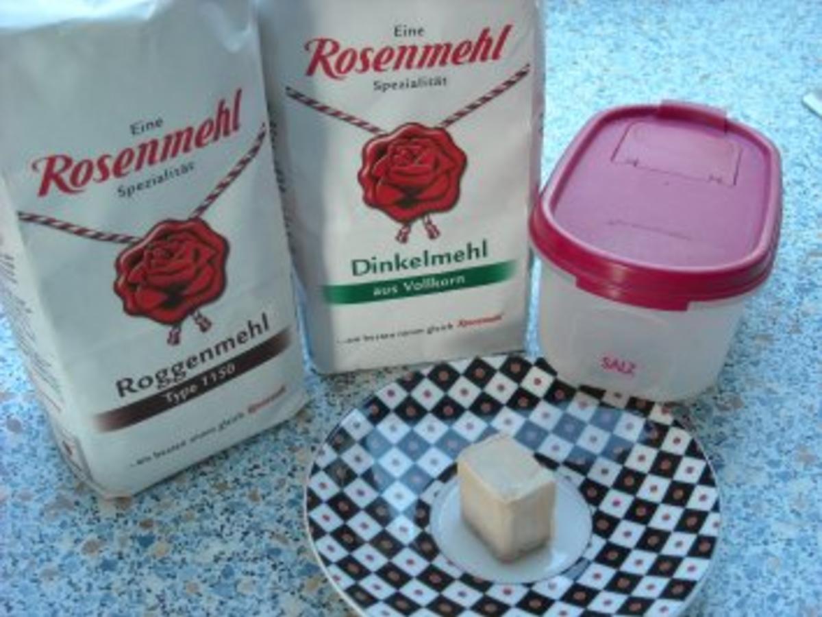 Dinkel-Roggen-Brot - Rezept mit Bild