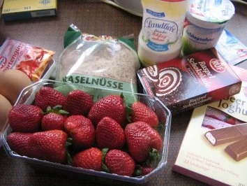 Schoko-Nuss-Erdbeertorte - Rezept - Bild Nr. 2