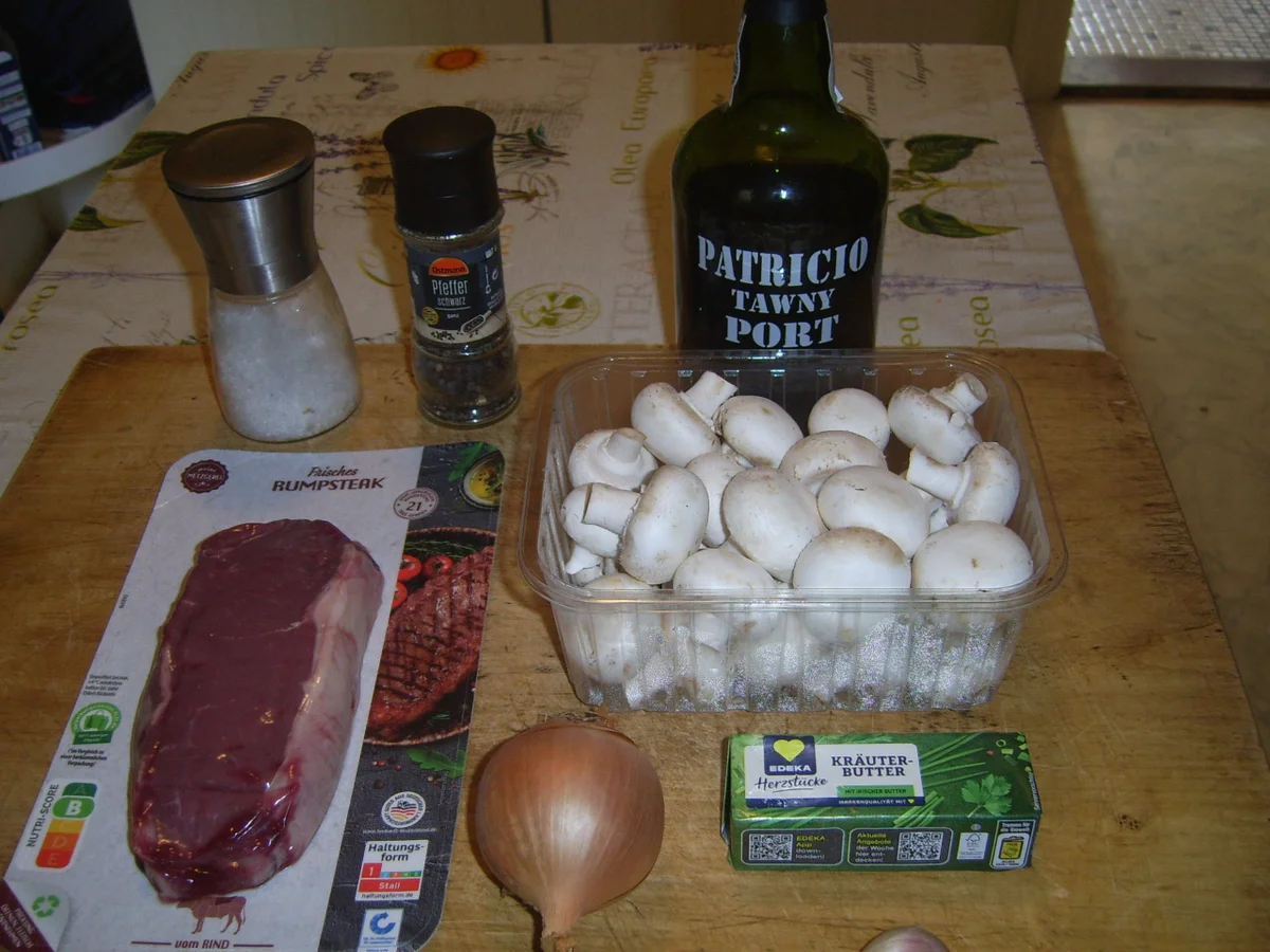 Rind: Rumpsteak mit Tomaten-Pilz-Soße - Rezept - Bild Nr. 3