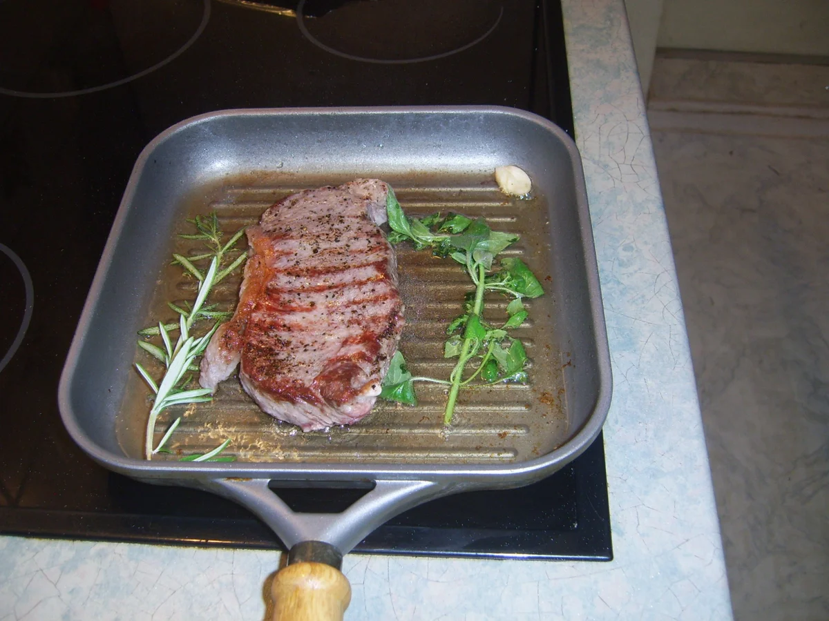 Rind: Rumpsteak mit Tomaten-Pilz-Soße - Rezept - Bild Nr. 5