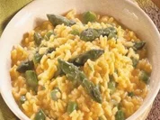 erster gang gelber reis mit spargelspitzen - Rezept