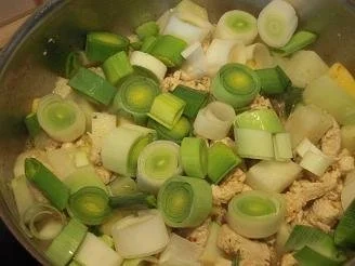 Eintopf aus Putengeschnetzeltem, Kohlrabi und Porree - Rezept - Bild Nr. 4