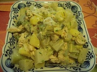 Eintopf aus Putengeschnetzeltem, Kohlrabi und Porree - Rezept