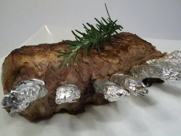 Karree vom Kalb mit Bratspargel und Bärlauchgnocchi auf Parmesansauce - Rezept - Bild Nr. 10