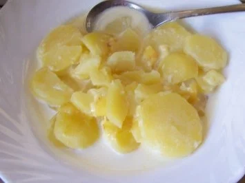 Auflauf: Kartoffeln mit Milch gebacken ... anno 1937 - Rezept