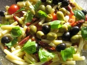 Maccaronisalat mediteran - Rezept