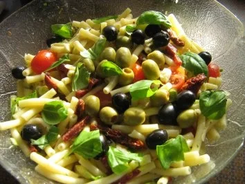 Maccaronisalat mediteran - Rezept - Bild Nr. 5