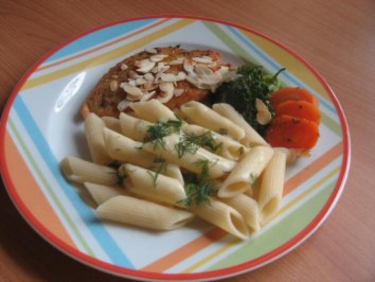 Penne mit Hähnchenbrust und Gemüse - Rezept - kochbar.de