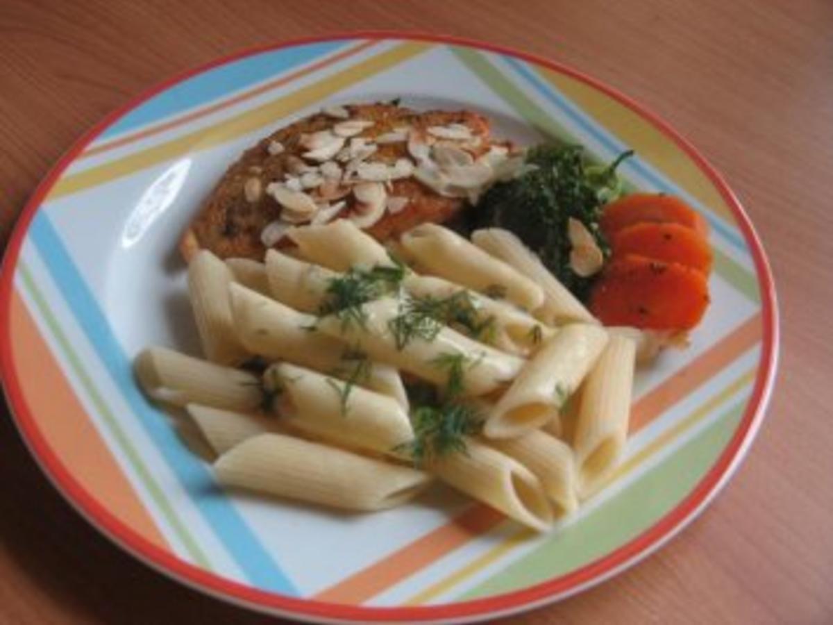 Penne mit Hähnchenbrust und Gemüse - Rezept - kochbar.de