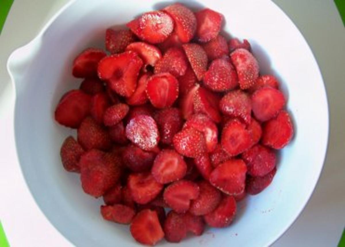 Einmachen: Erdbeermus ... sehr altes Rezept für Erdbeer-Marmelade - Rezept - Bild Nr. 2