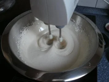 Zwetschgen-Parfait....aus den Früchten von fussballanja´s Angesetztem - Rezept - Bild Nr. 3