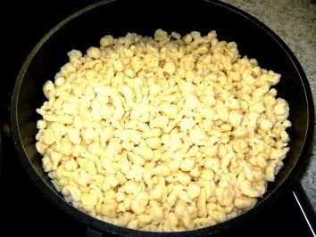 Rezept: Spätzle Bild Nr. 3 Spätzle - Rezept - Bild Nr. 3