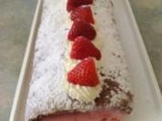 Erdbeer-Biskuit-Rolle - Rezept