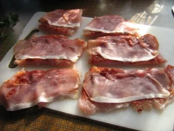 Rezept: Putenröllchen mediteran mit Spargel und Sauce Hollandaise Bild Nr. 2 Putenröllchen mediteran mit Spargel und Sauce Hollandaise - Rezept - Bild Nr. 2