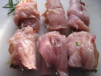 Rezept: Putenröllchen mediteran mit Spargel und Sauce Hollandaise Bild Nr. 5 Putenröllchen mediteran mit Spargel und Sauce Hollandaise - Rezept - Bild Nr. 5