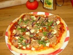 Pizzateig - Belag hier mit Feta, Tunfisch und roten Zwiebeln - Rezept - Bild Nr. 2