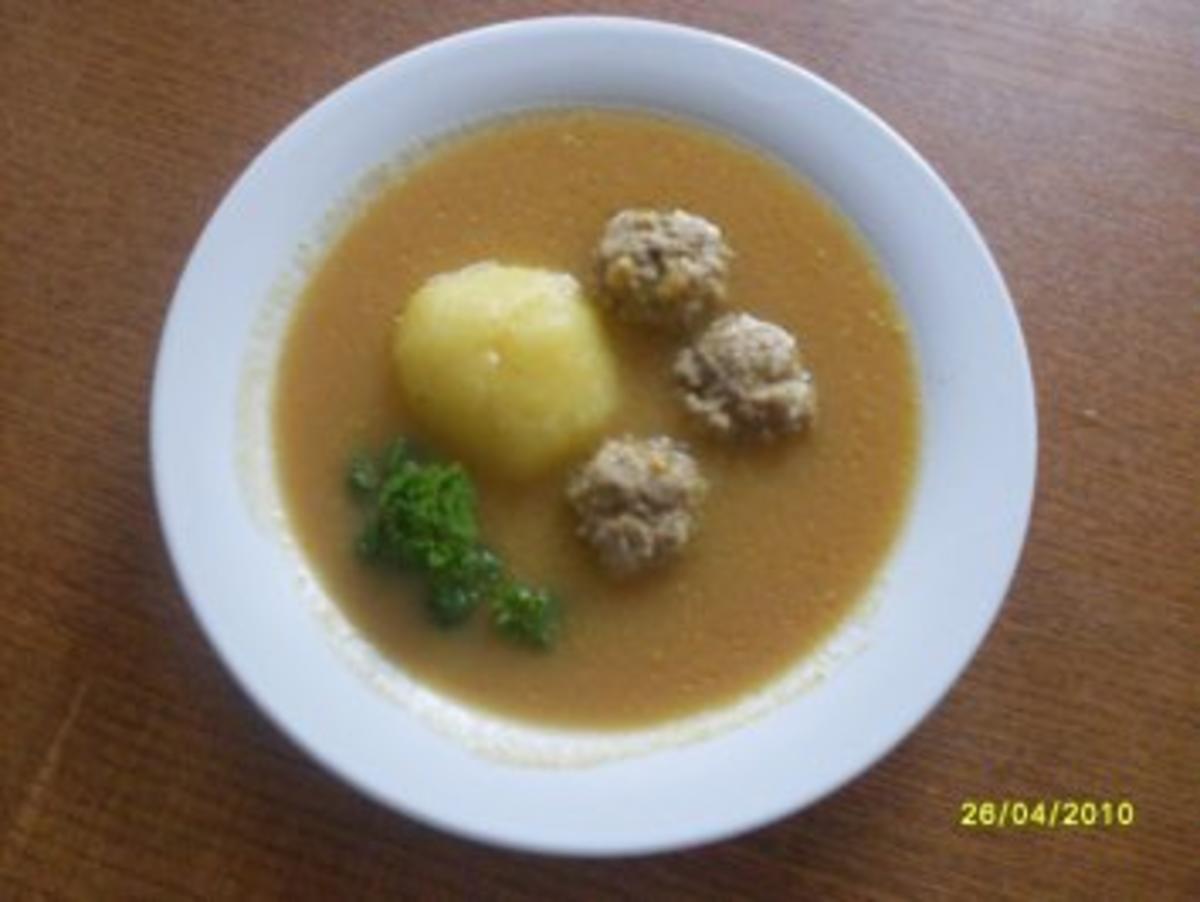 Gemüsecremesuppe mit zweierlei Klößen - Rezept