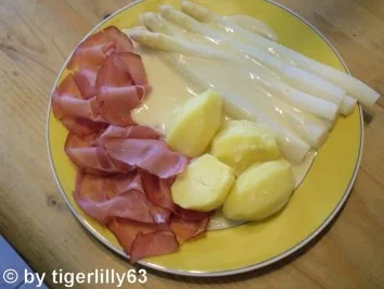 Rezept: Spargel mit Zitronenbutter-Sauce Spargel mit Zitronenbutter-Sauce - Rezept