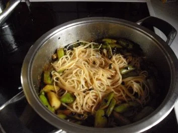 Rezept: Frühlingsnudeln Bild Nr. 2 Frühlingsnudeln - Rezept - Bild Nr. 2