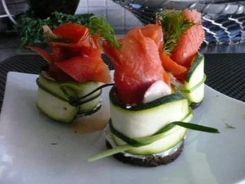 Rezept: SPARGEL/Beilage:Zucciniröllchen mit Lachs Bild Nr. 3 SPARGEL/Beilage:Zucciniröllchen mit Lachs - Rezept - Bild Nr. 3