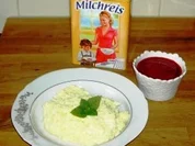 Fluffig-cremiger Milchreis mit beschwipstem Himbeerpüree (ohne Sahne) - Rezept