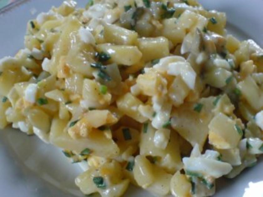 Kartoffelsalat ohne Wurst aber mit viel Schnittlauch und Ei - Rezept ...