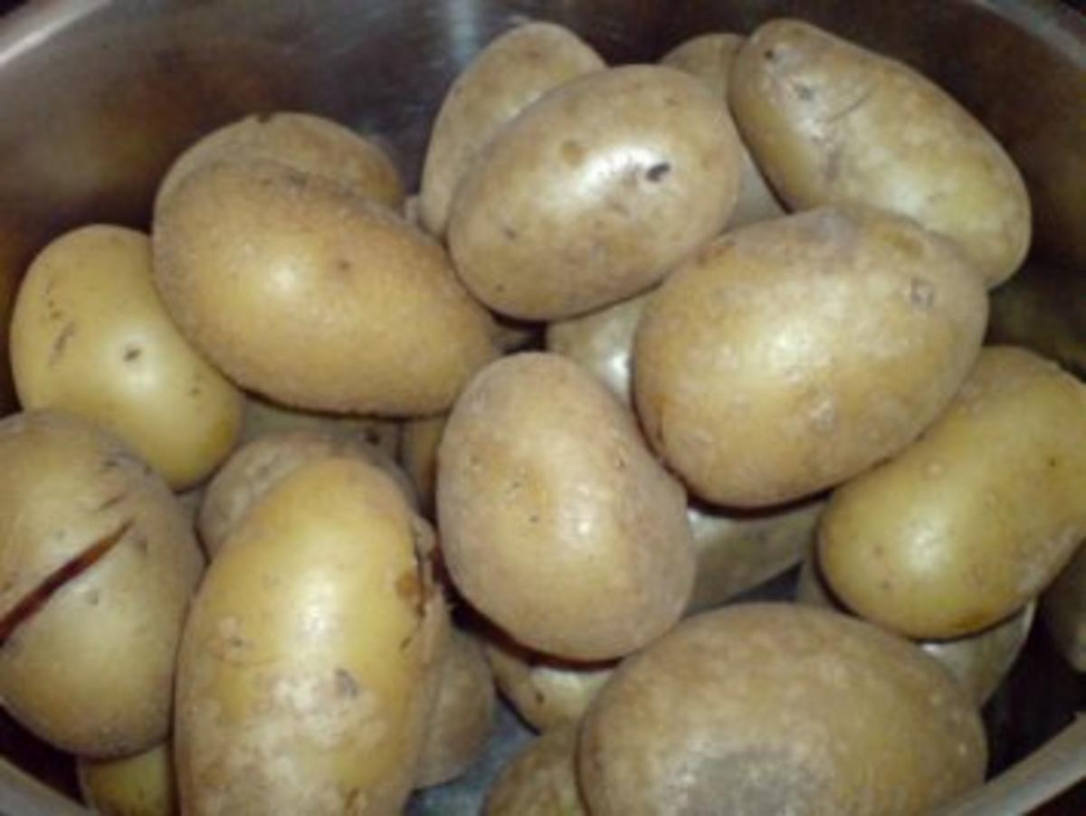Kartoffelsalat ohne Wurst aber mit viel Schnittlauch und Ei - Rezept - Bild Nr. 5