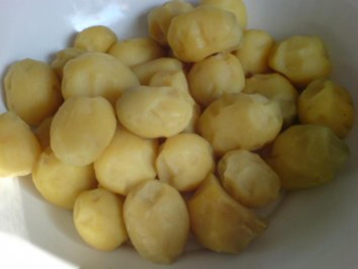Kartoffelsalat ohne Wurst aber mit viel Schnittlauch und Ei - Rezept - Bild Nr. 6