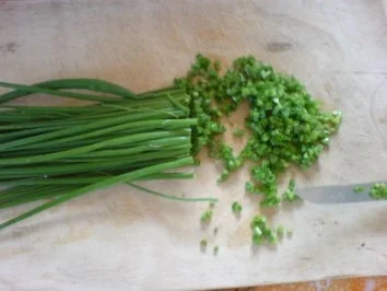 Rezept: Kartoffelsalat ohne Wurst aber mit viel Schnittlauch und Ei Bild Nr. 10 Kartoffelsalat ohne Wurst aber mit viel Schnittlauch und Ei - Rezept - Bild Nr. 10