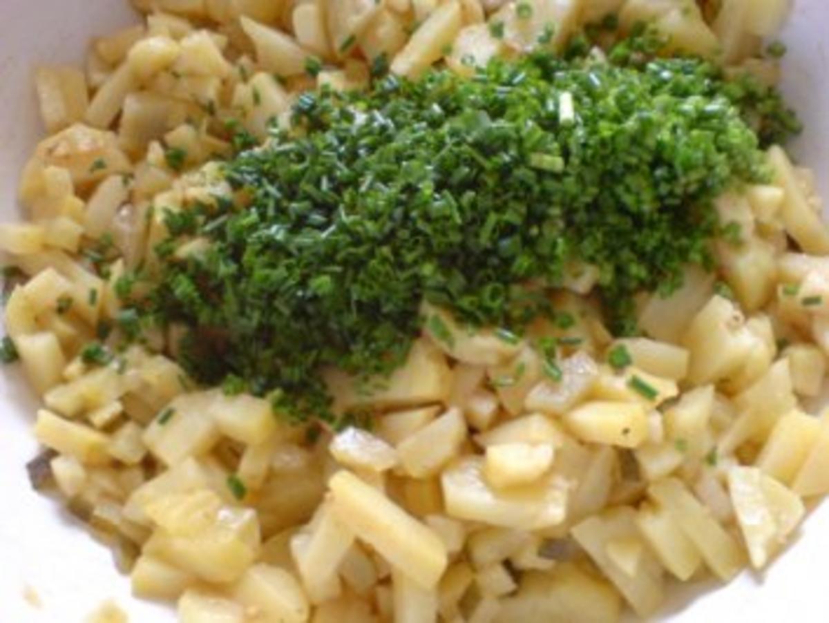 Kartoffelsalat ohne Wurst aber mit viel Schnittlauch und Ei - Rezept - Bild Nr. 11