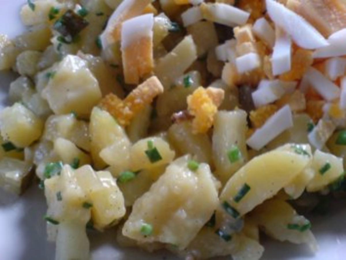 Kartoffelsalat ohne Wurst aber mit viel Schnittlauch und Ei - Rezept - Bild Nr. 14