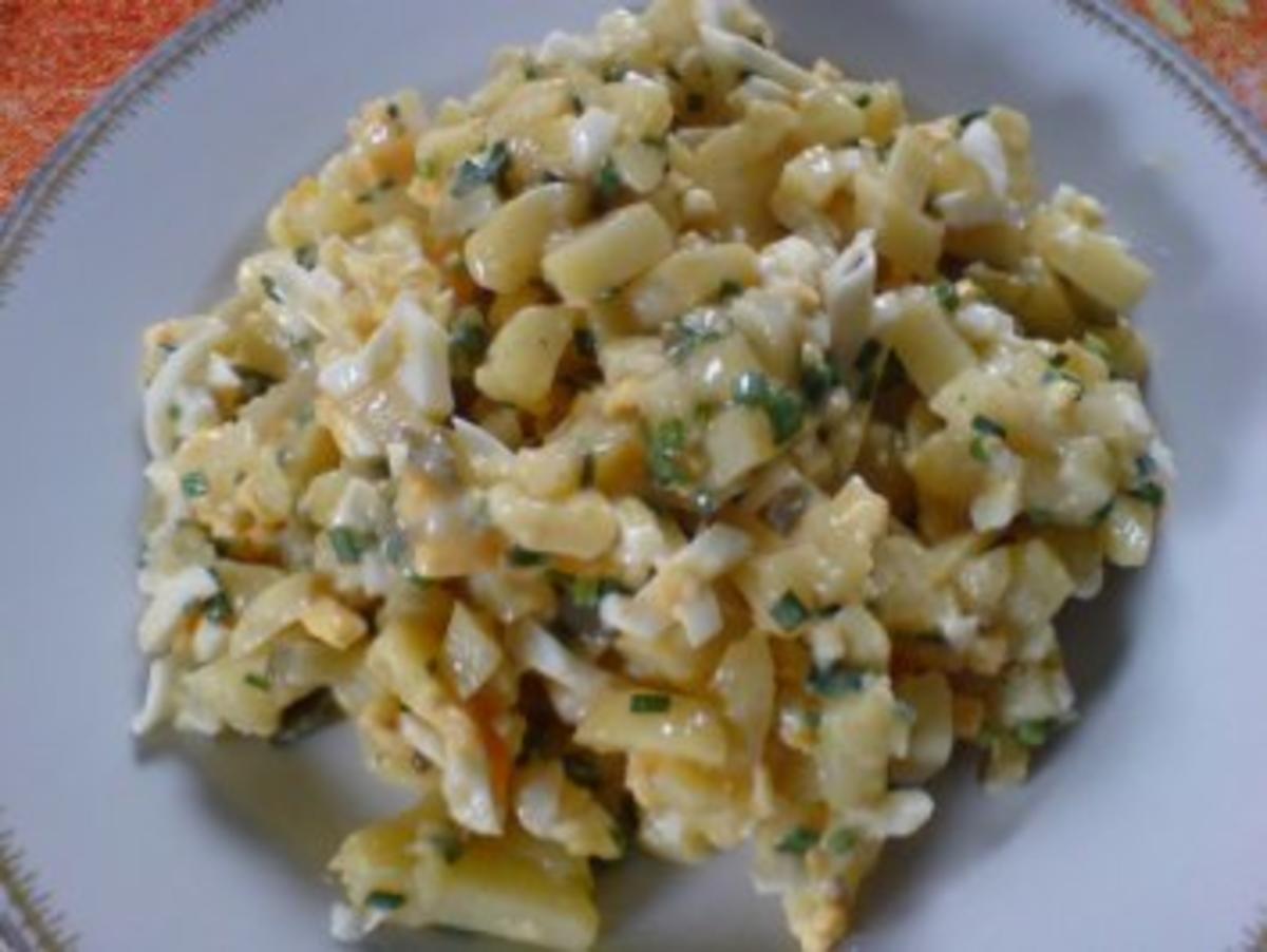 Kartoffelsalat ohne Wurst aber mit viel Schnittlauch und Ei - Rezept - Bild Nr. 17