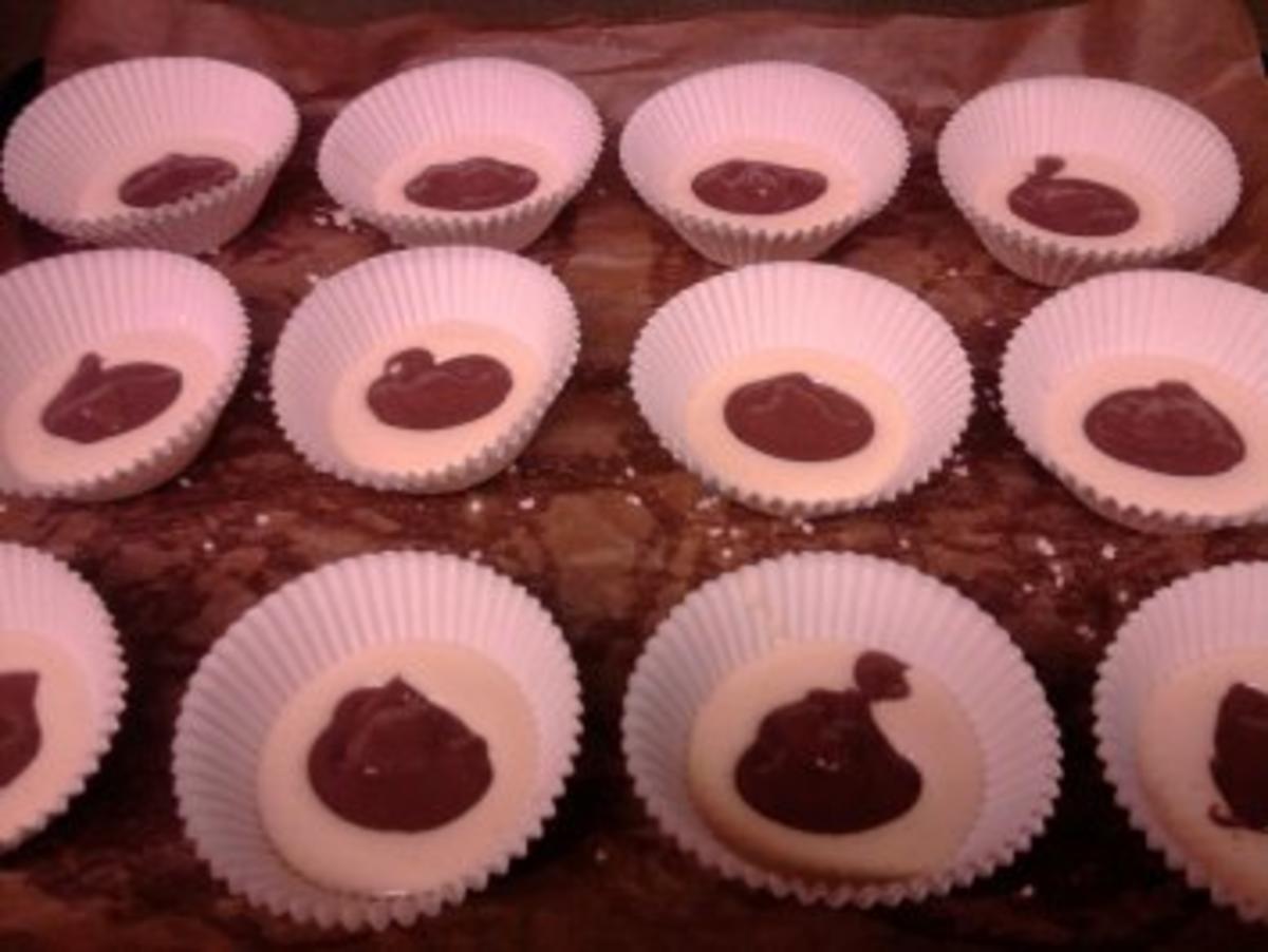Rosa Biskuit-Muffins mit Puddingkern - Rezept - Bild Nr. 6