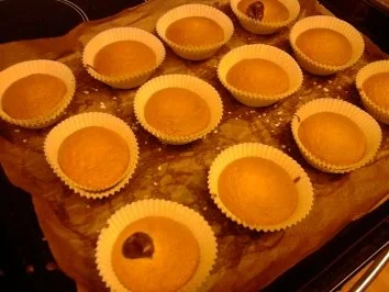 Rosa Biskuit-Muffins mit Puddingkern - Rezept - Bild Nr. 8